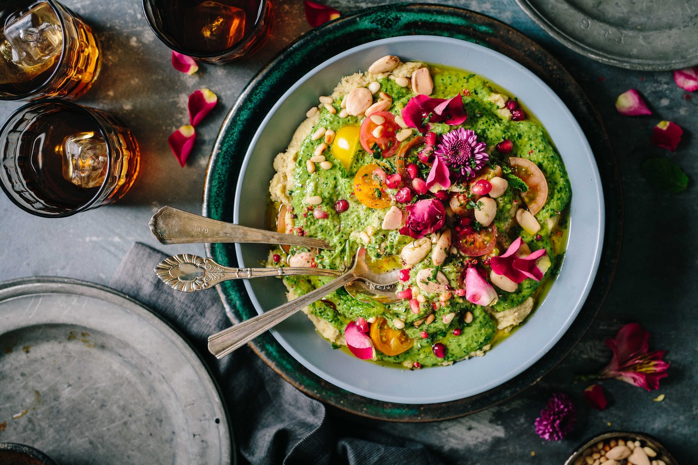 A vegan meal: Very green Quinoa with flaked almonds