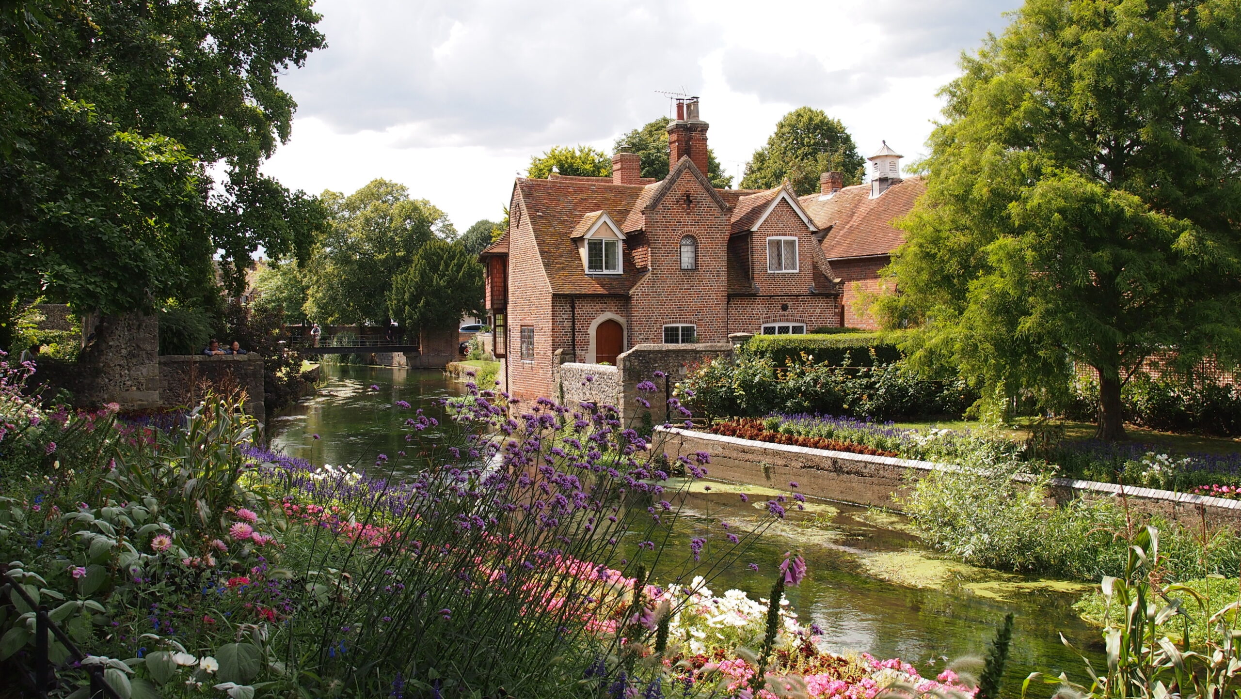 River Stour in the centre of Canterbury next to a medieval house