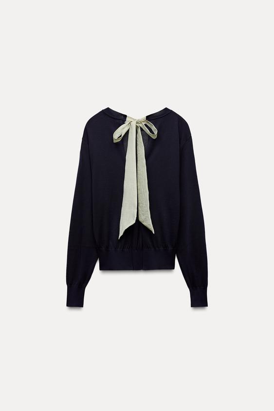 Contrast bow jumper