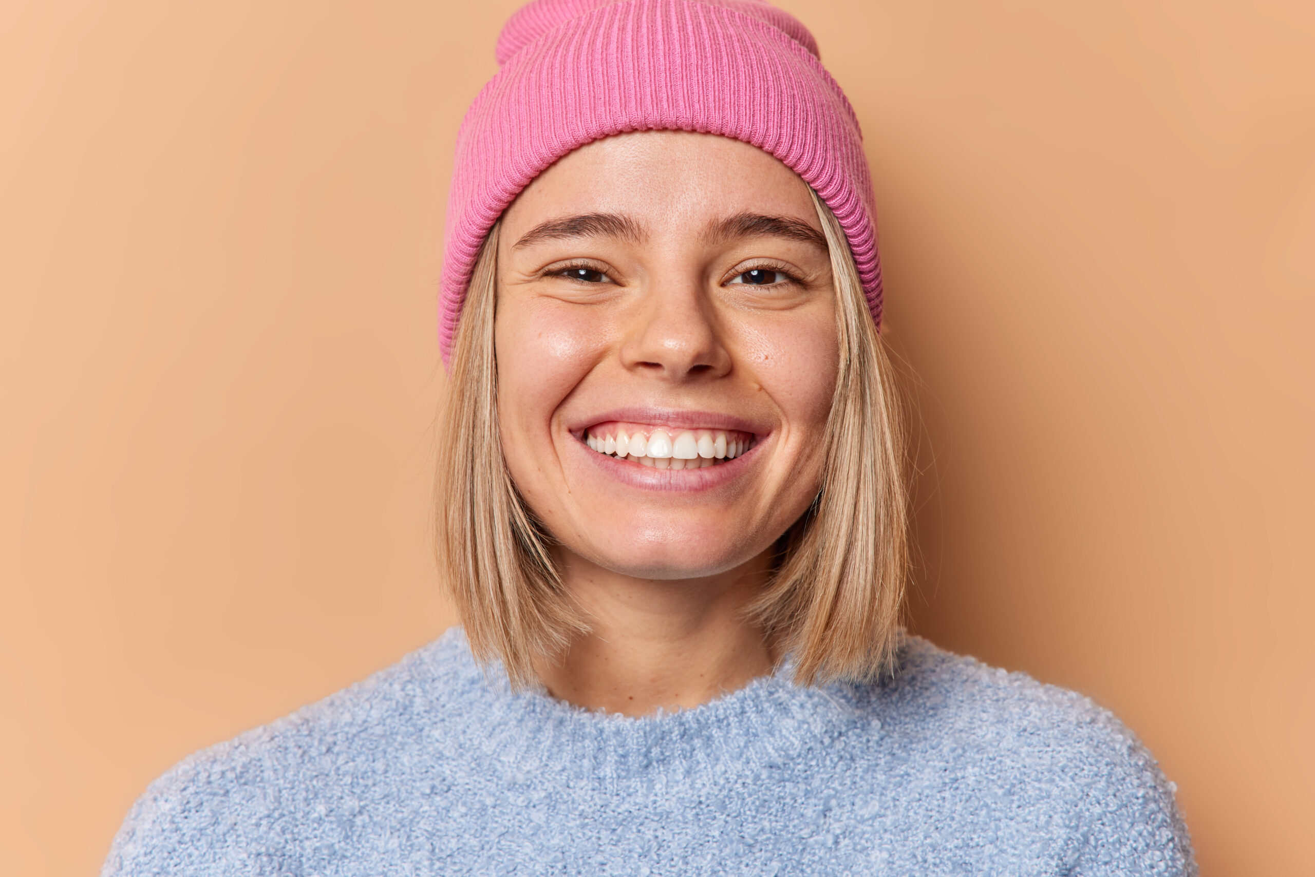 Woman smiling with white teeth