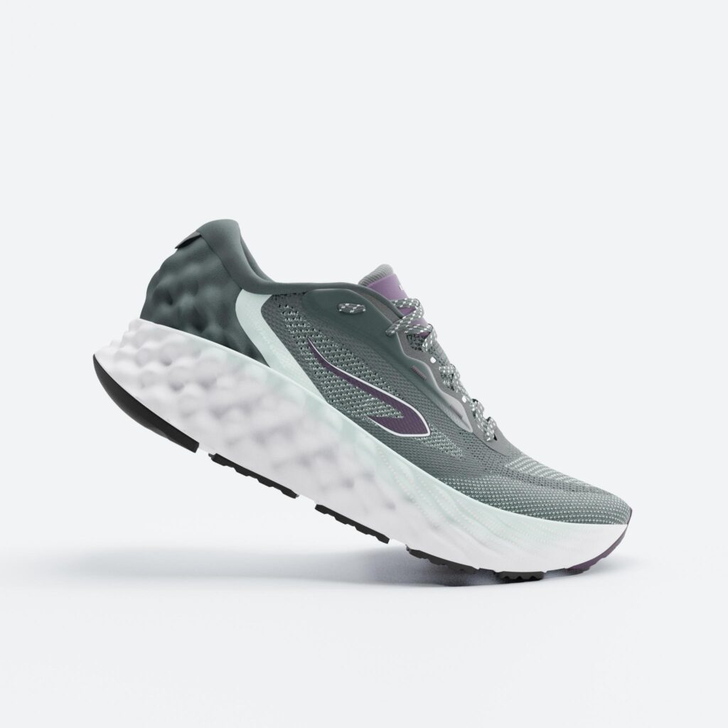 Kiprun Men's running shoes in green.