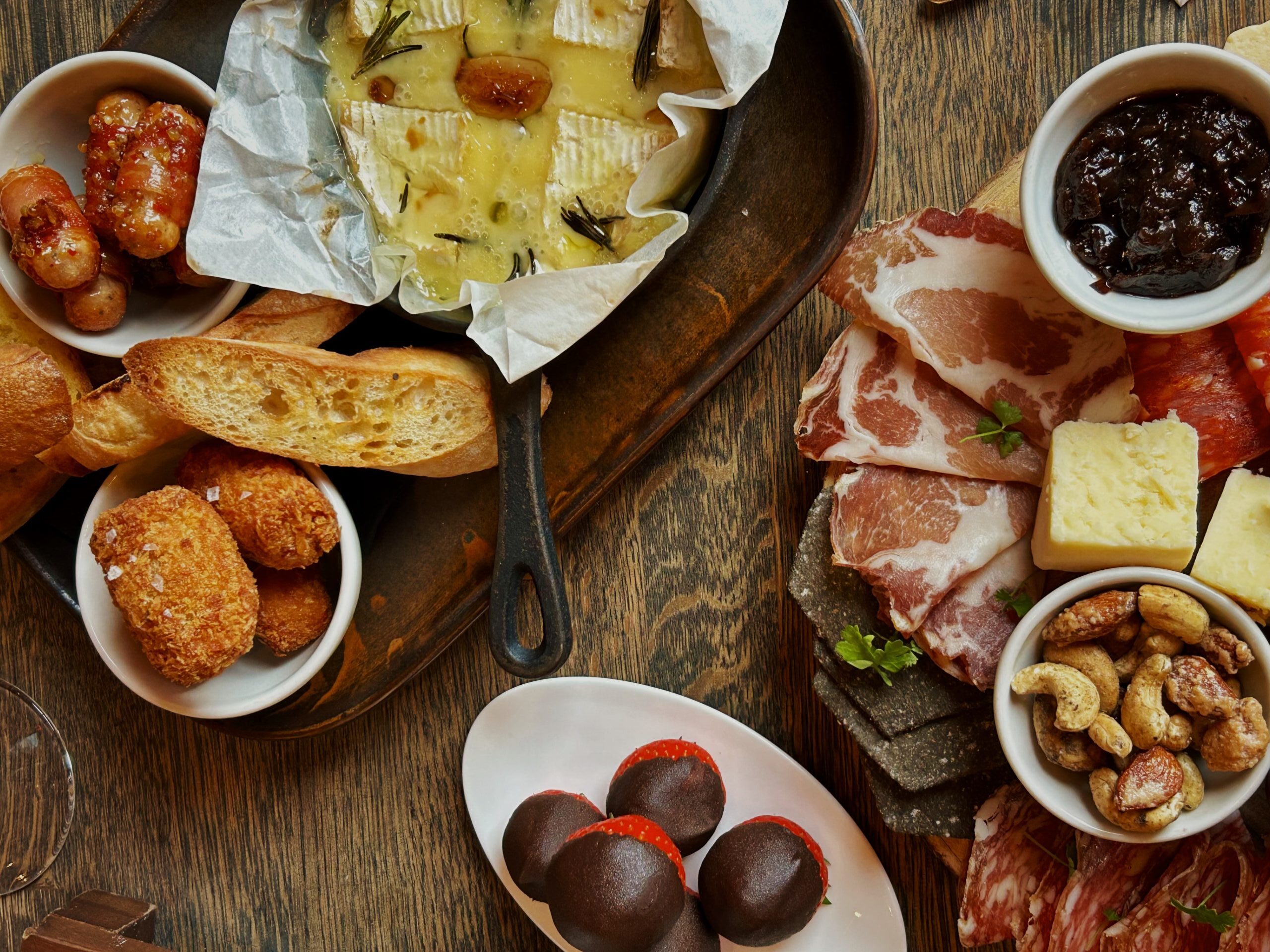 Pivot charcuterie board