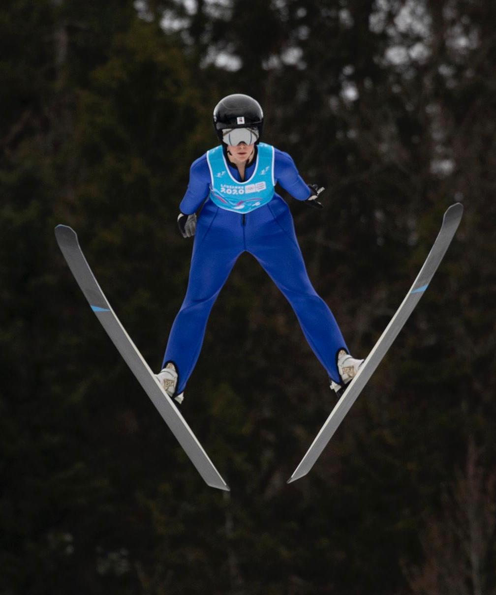 Mani Cooper ski jumping