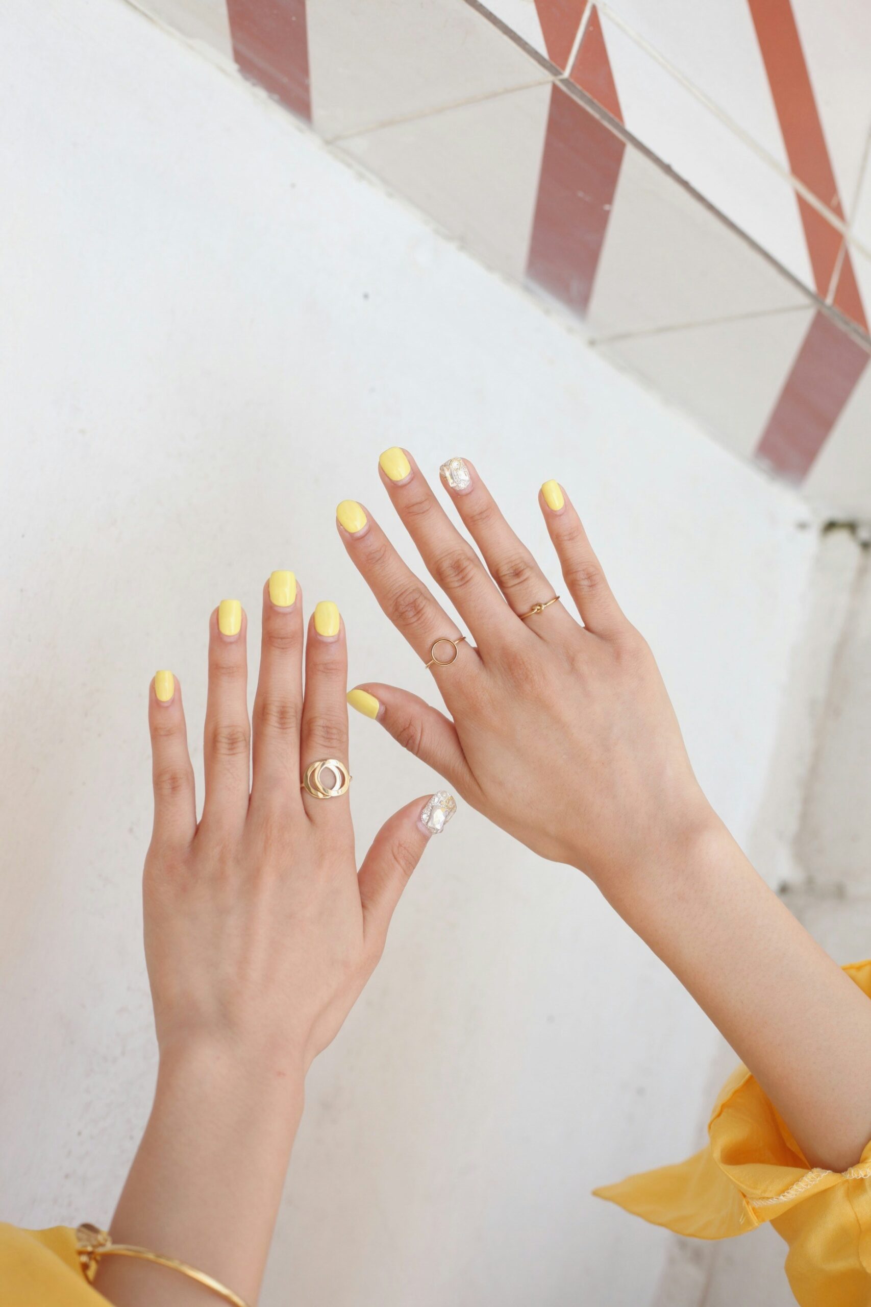 Butter yellow manicure