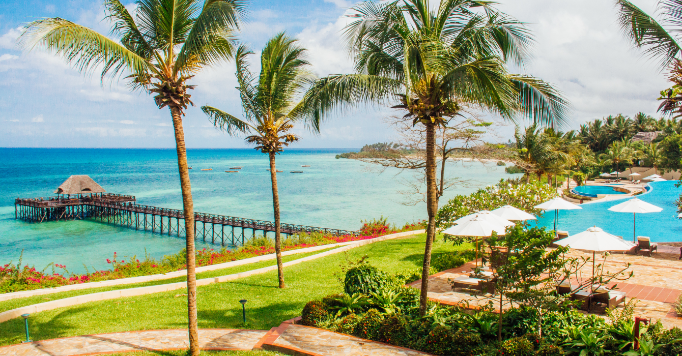 A photo of the pool at Sea Cliff Resort & Spa spanning down to the sea