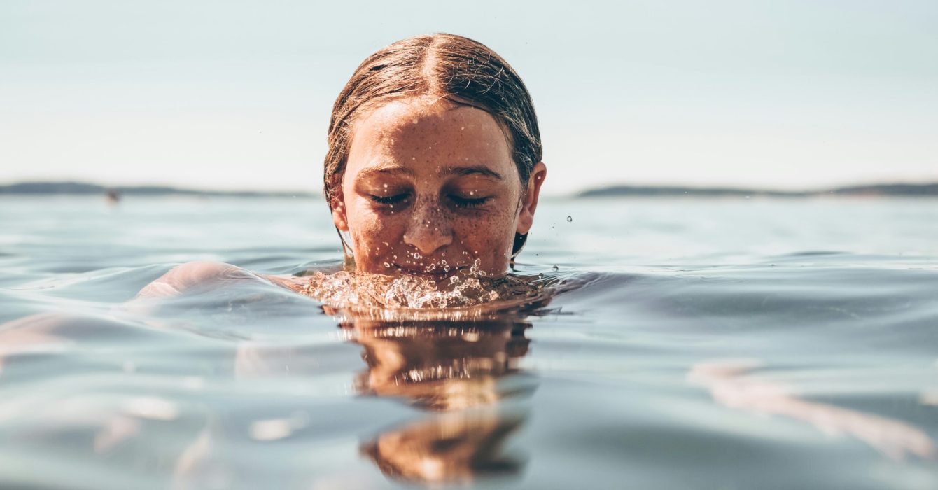 erik-dungan-unsplash outdoor swimming